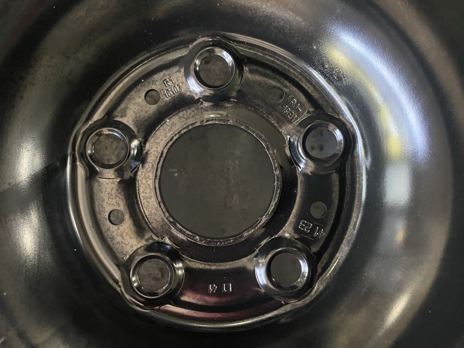 Jante noi roti iarna 16 Skoda Superb Audi Q2  Passat 205/60R16 Nokian