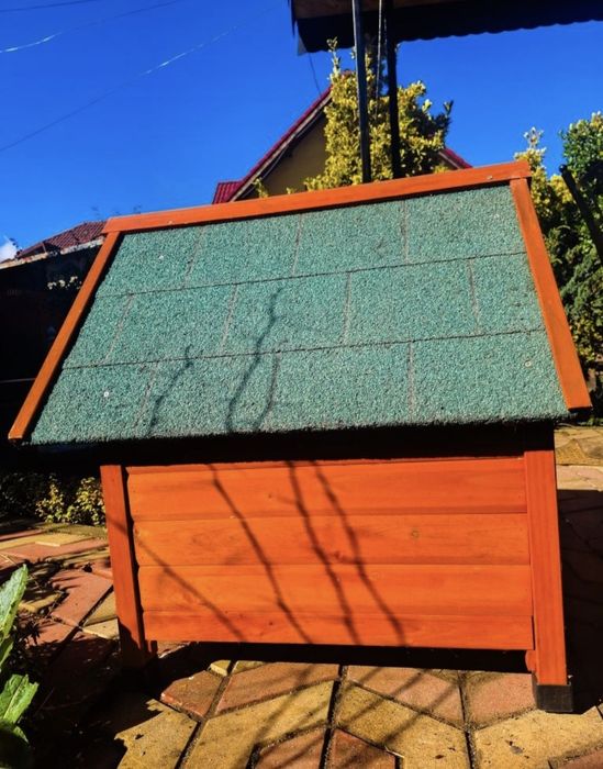 Vând căsuța caini