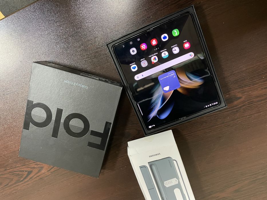 Samsung Z Fold 4 256 GB Като нов