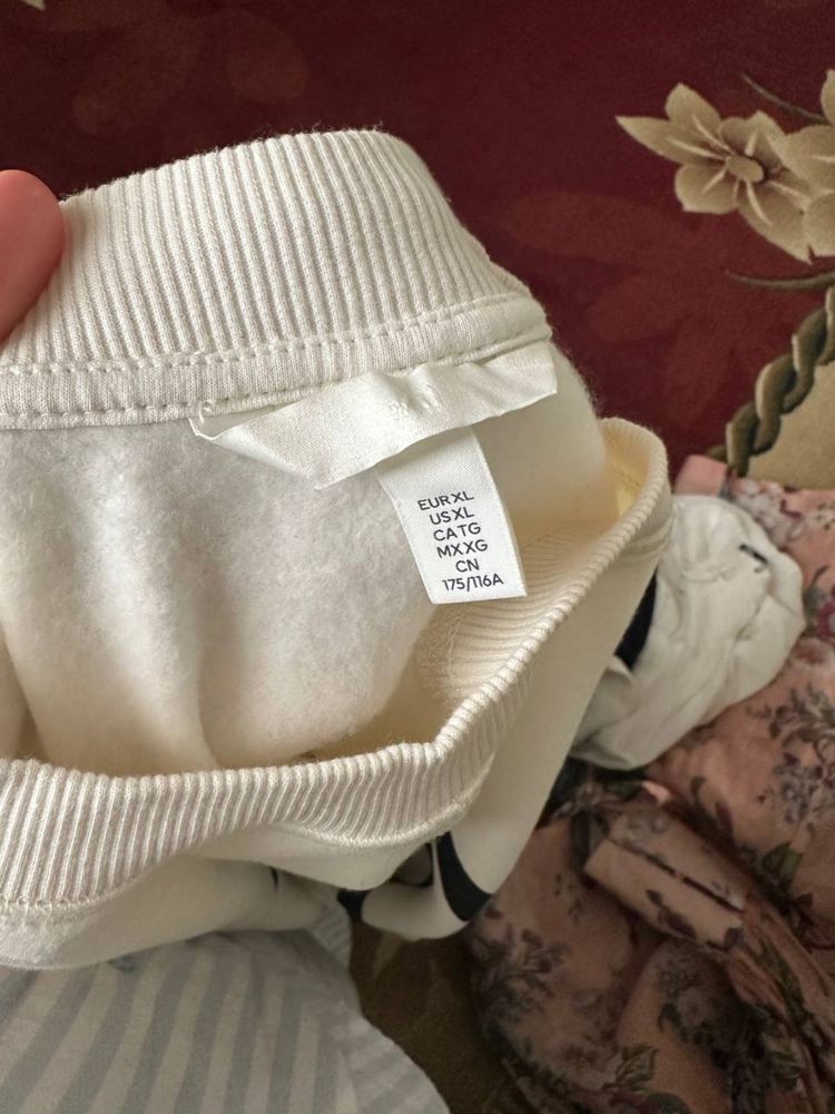 Продается свитшот H&M размер XL .