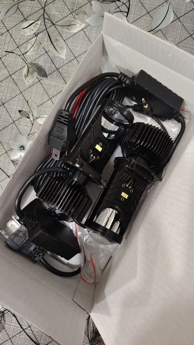 Лэд лампы H4 стояли один сезон