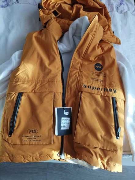 Ново, никога не обличано мъжко модно/ тийнеджърско модно яке размер L