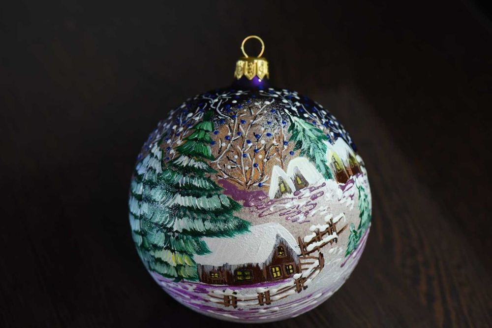 Globuri pictate manual