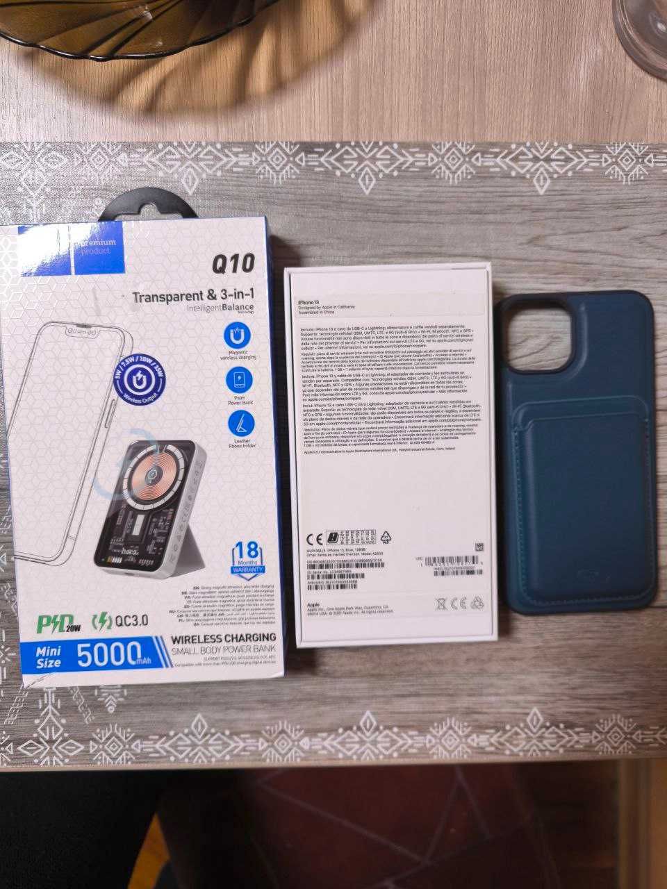 Продам Iphone 13 128 Gb в отличном состоянии + powerbank