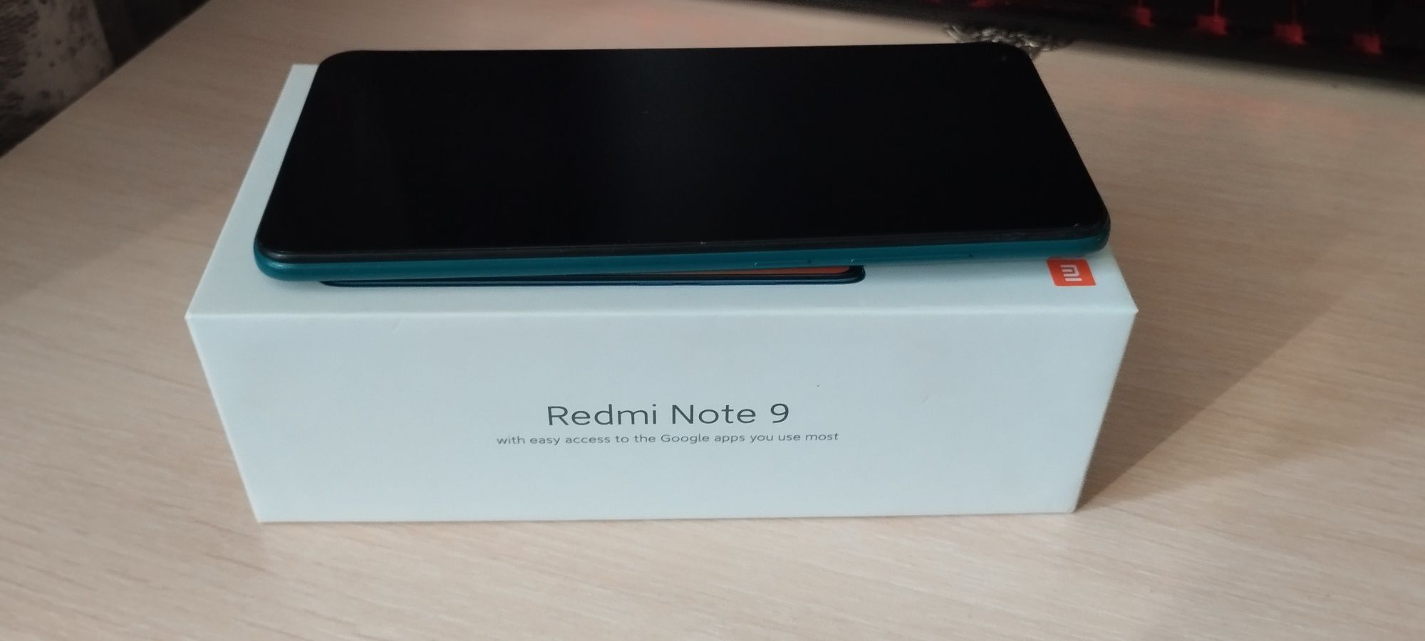 Продаю Redmi Note 9