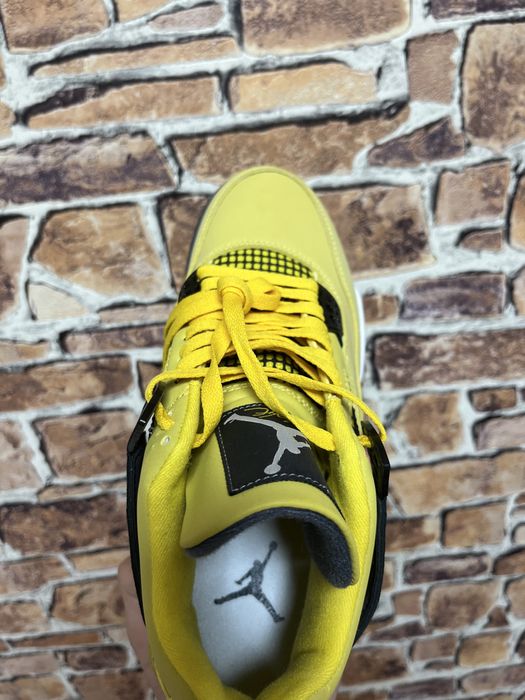 Jordan 4 lightning