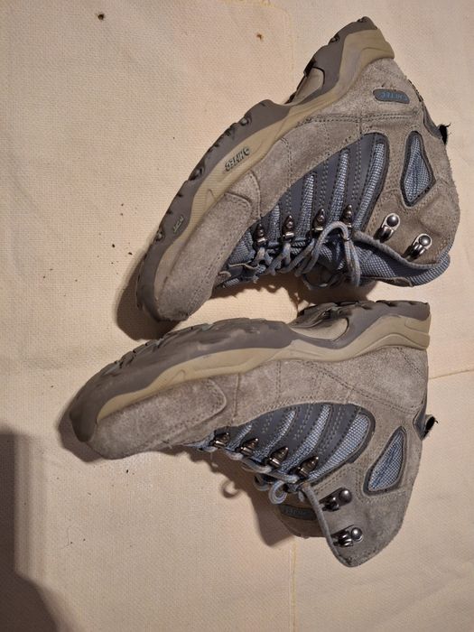 Bocanci Hi-Tec, mărimea 36, Talpic 23,5 cm