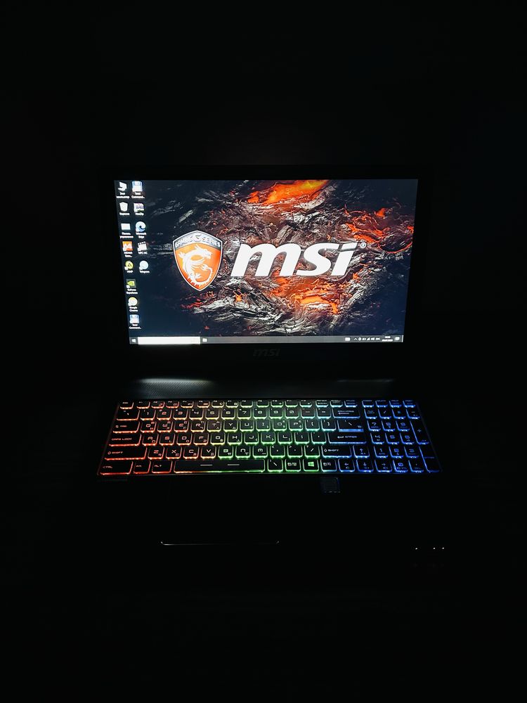 MSI STEALTH Core i7-8 Ядерный+GTX1050-4ГБ, 16 ГБ Озу, RGB клавиатура