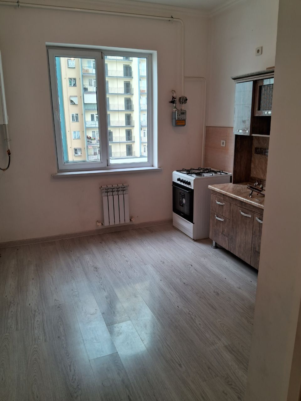 SERGELI 10 XUDUD 2 XONA ortacha remonT Xonalar Aloxida Gilam QoyilaDi