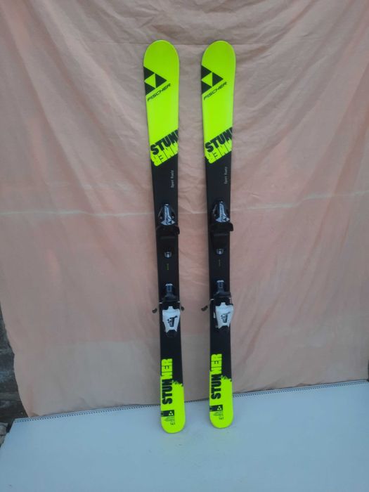 Карвинг ски  Fischer STUNNER blackyellow  141см