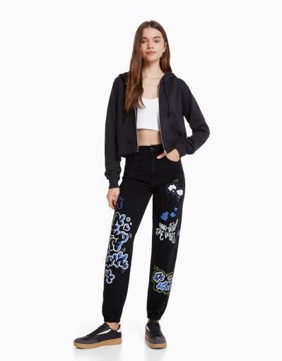 Дънки Bershka с графити S и M размер