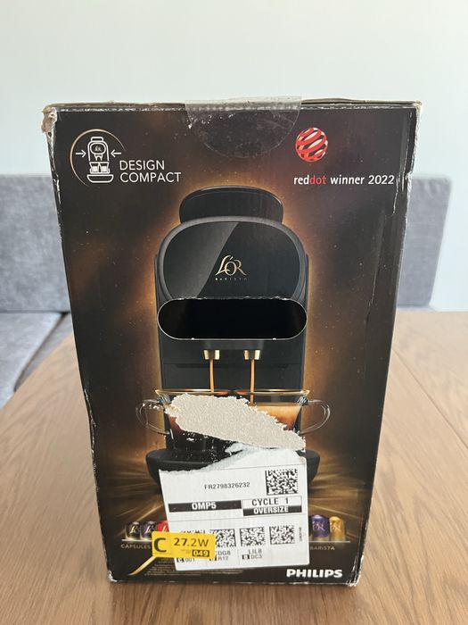 Продавам кафе машина Philips с капсули Nespresso