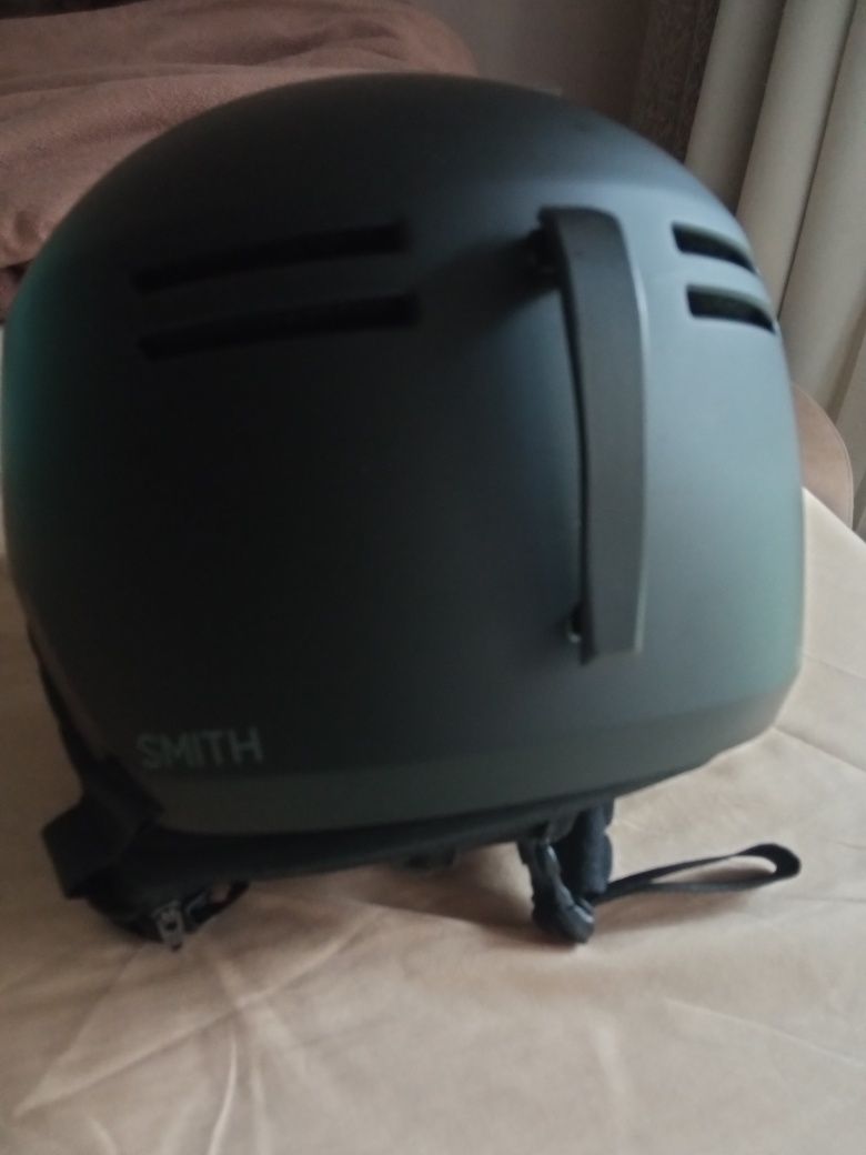 Ски и сноуборд каска Smith 100 лв