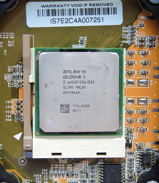 ABIT IS7-E2 V1.0 Intel i865PE Socket 478 + Celeron D 2.66GHz Testat