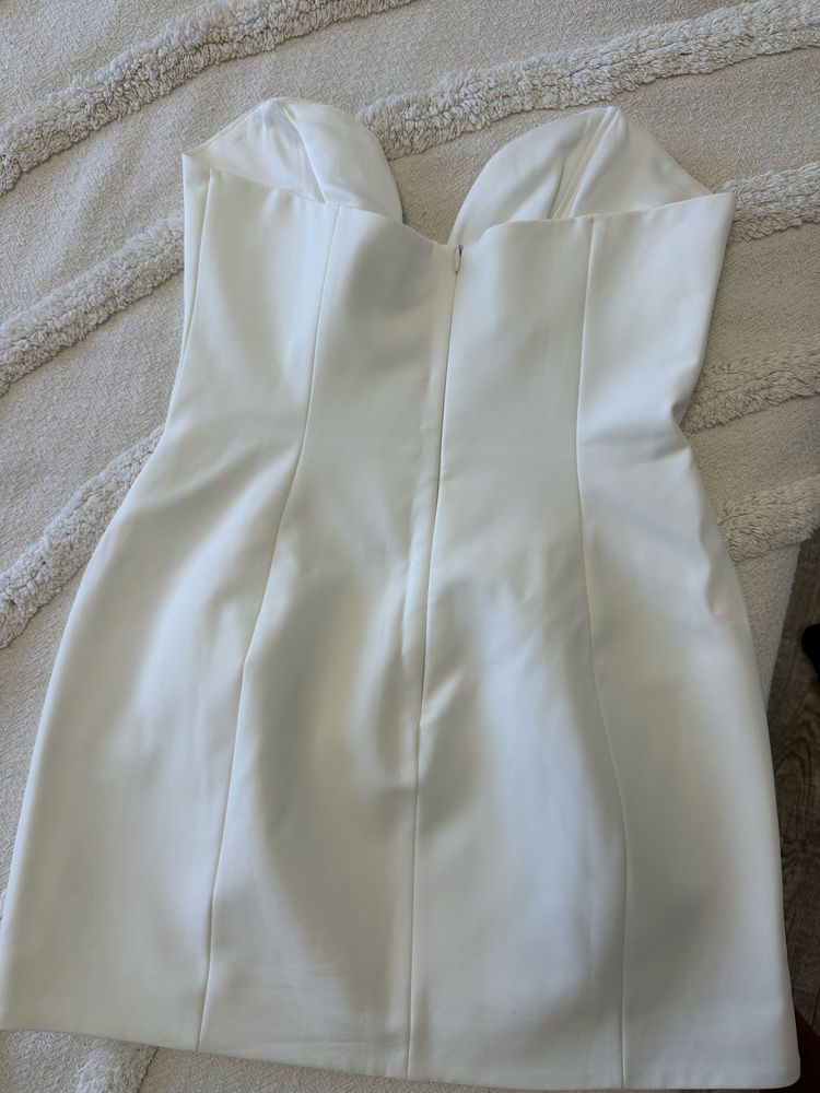 Бяла рокля  Zara
