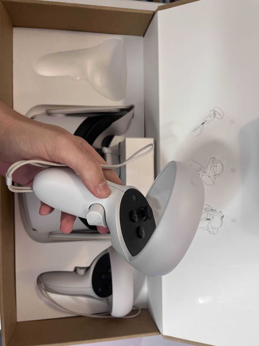 Vand Oculus Quest 2 256 gb conditie foarte buna