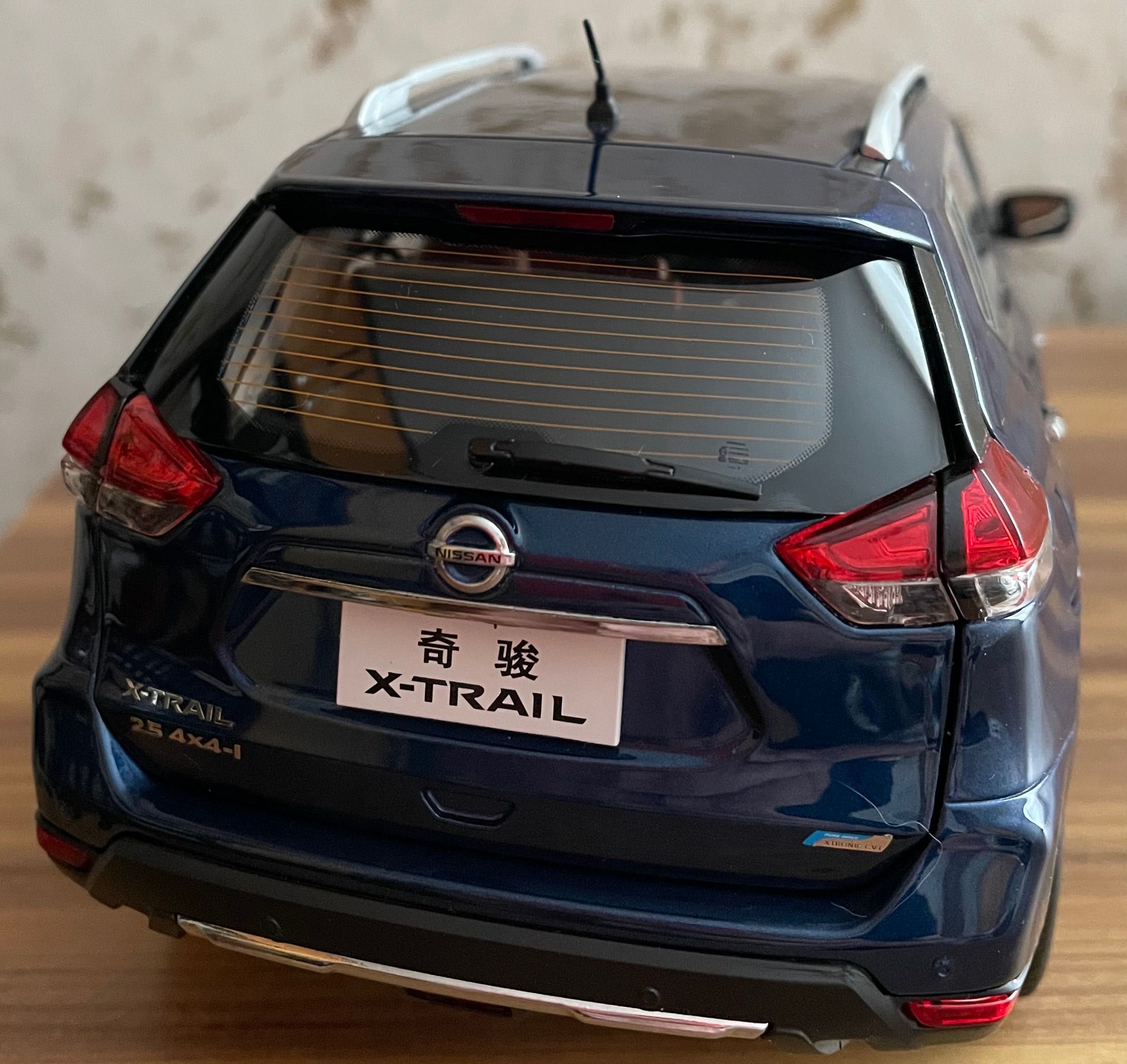 NISSAN X-TRAIL 2018 Мощаб 1:18 PAUDI Model