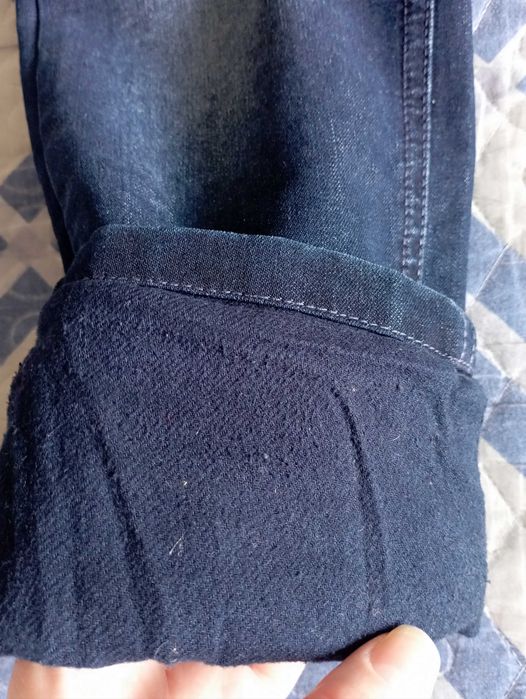 Джинсы на мальчика 134 р-р. Плотные, фирменные.