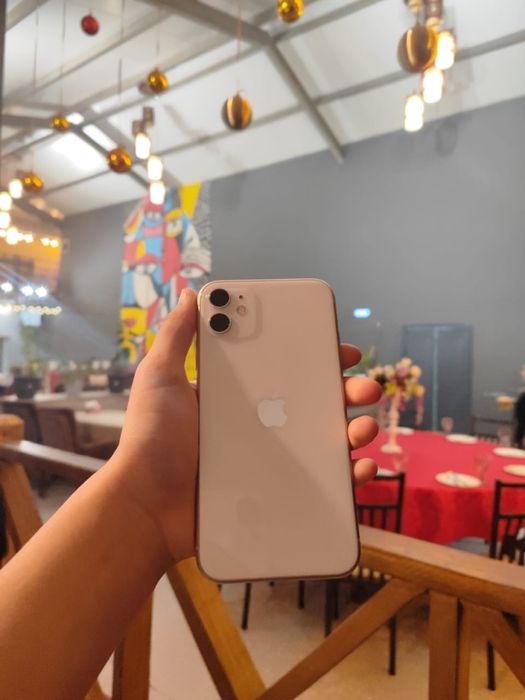 iPhon 11 128гб емкость 75