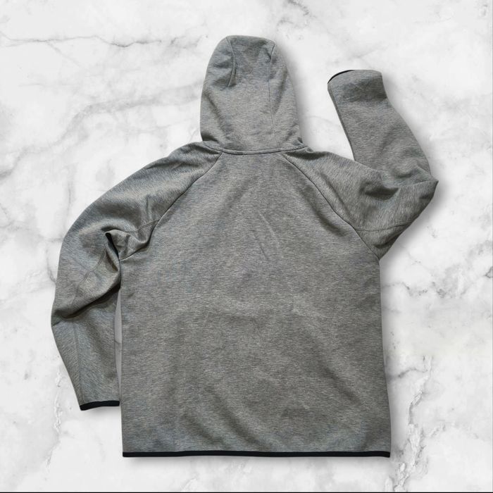 Ново спортно горнище Nike Tech Fleece размер L