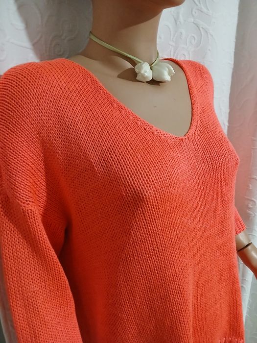 Пуловер неонов цвят