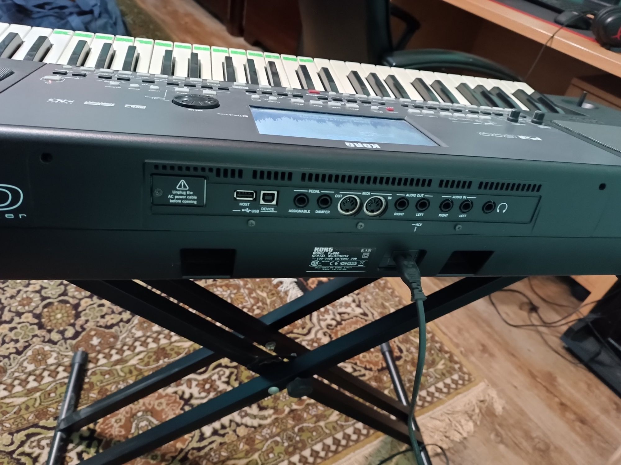 Vând Orga Korg Pa600