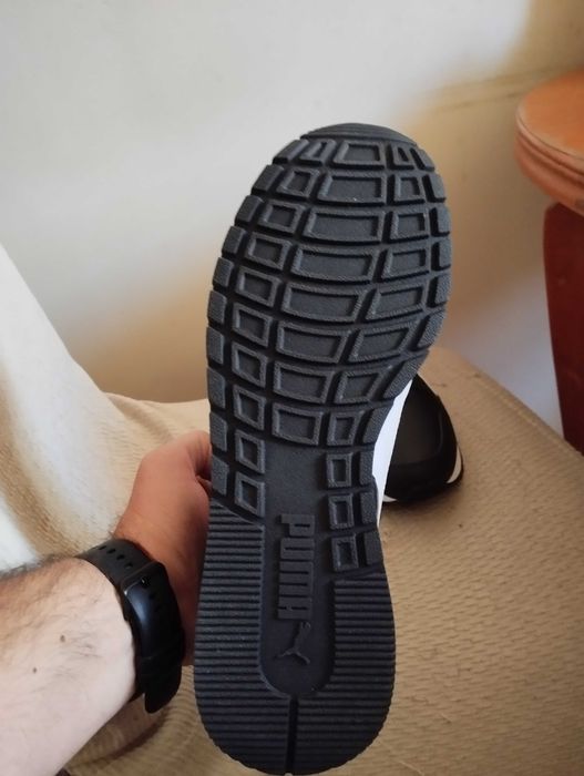 Продавам нови маратонки Puma ST Runner V4