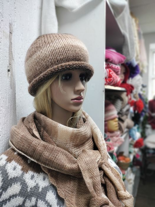 Шапка и бактус(косынка) ручной работы