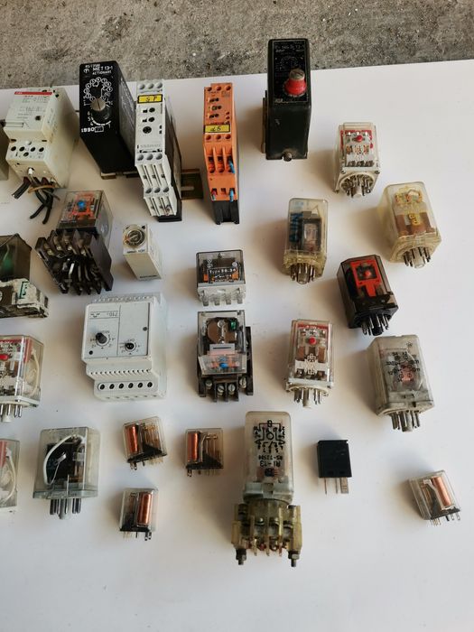 Contactori și relee de diferite modele