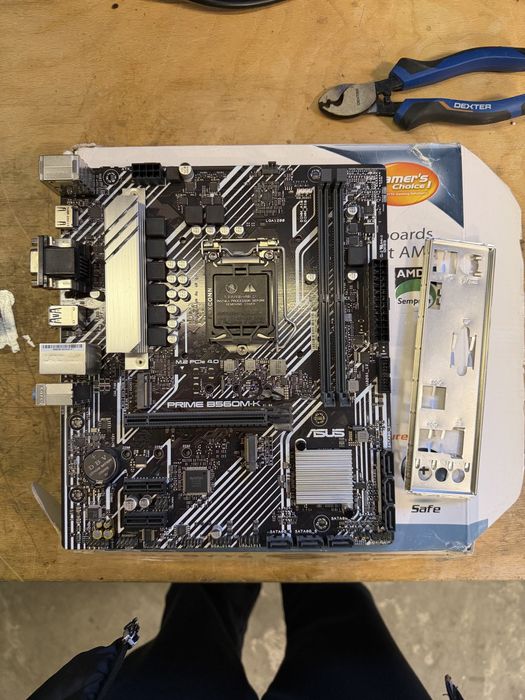 Placa de baza B560 Asus