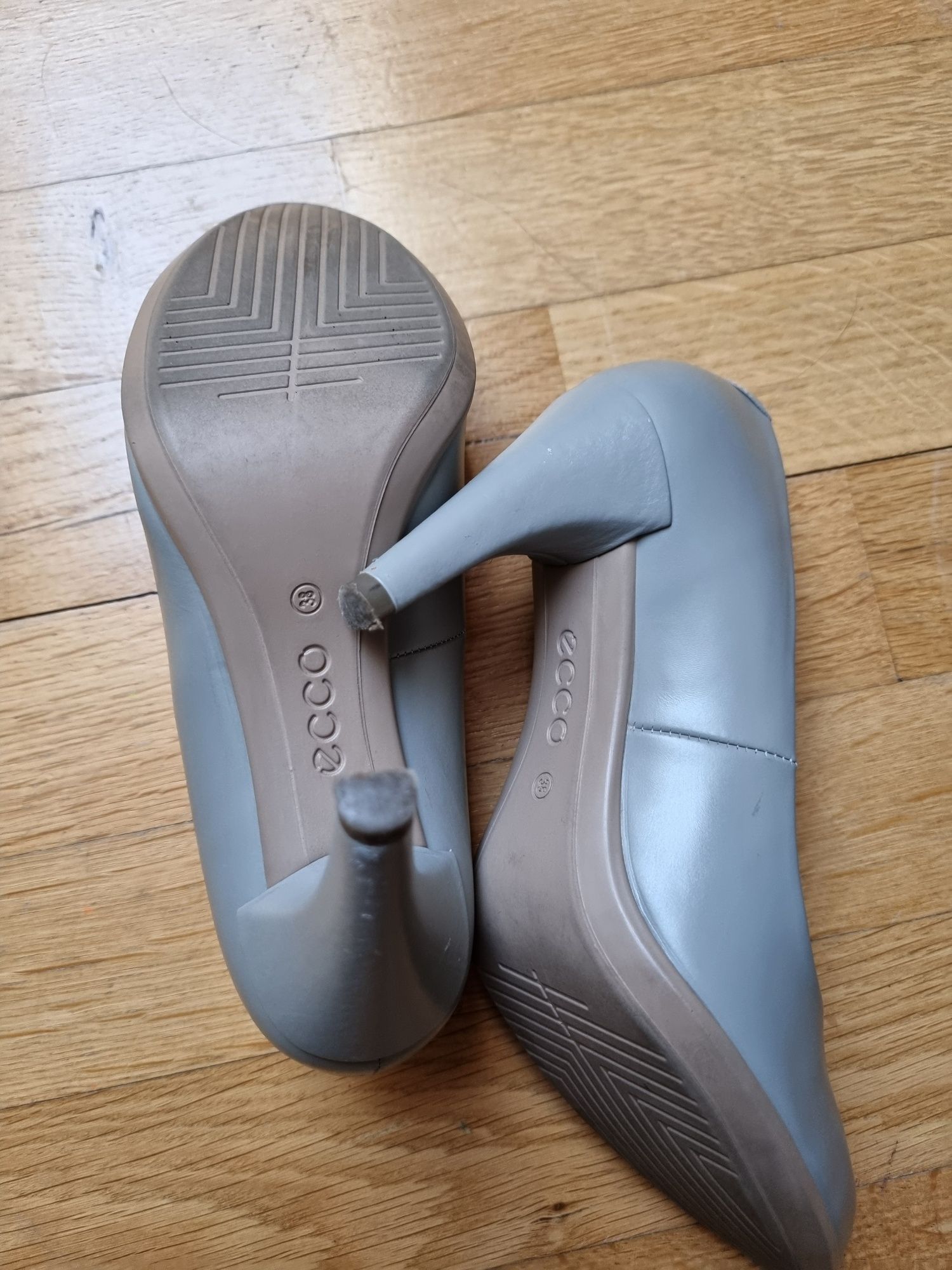 Pantofi cu toc Ecco