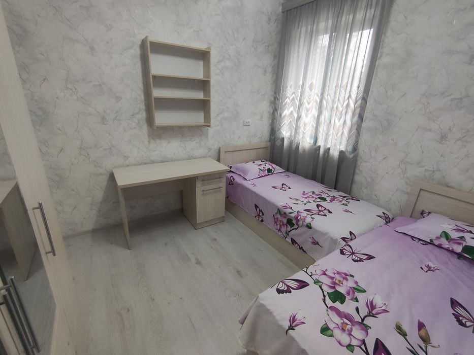 Фаргона шахар Фрунзе массивда 3 хонали квартира ижарага берилади.