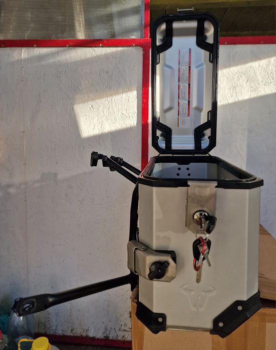 Cutii laterale (side case) 45L/37L + suporți SW Motech Trax CRF1000 Ad