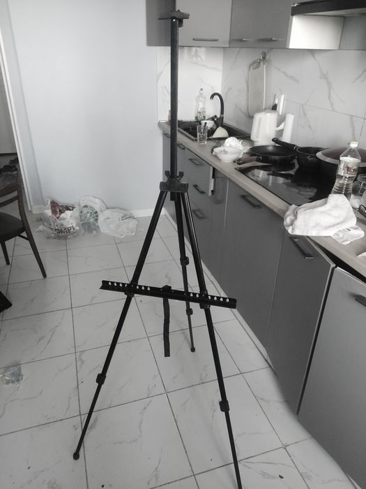 Продам мольберт складной