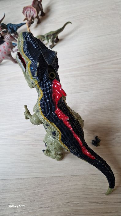 Dinozauri diverse mărimi