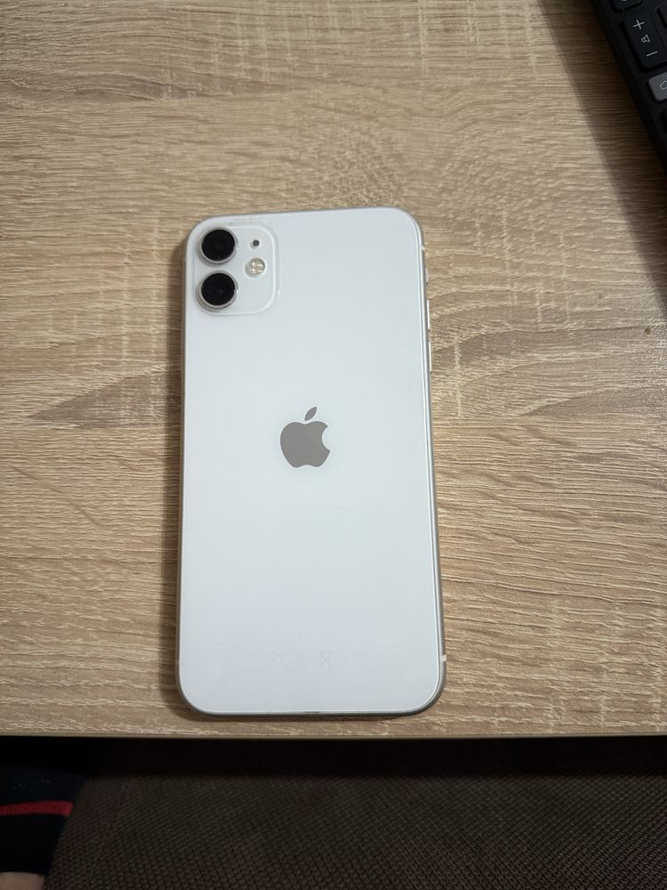 Iphone 11 64gb top състояние.