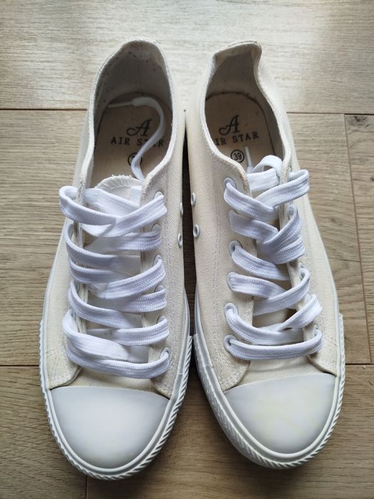 Кецове имитация на Converse
