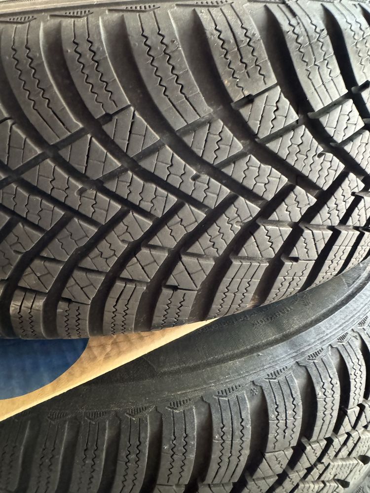 Оригинални джанти за Опел  15ц с почти нови зимни гуми Hankook
