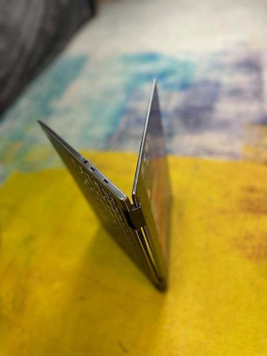 Cadou- laptop - tableta  Lenovo Yoga 720 13ikb, i5 gen 8, 8gb, ssd,