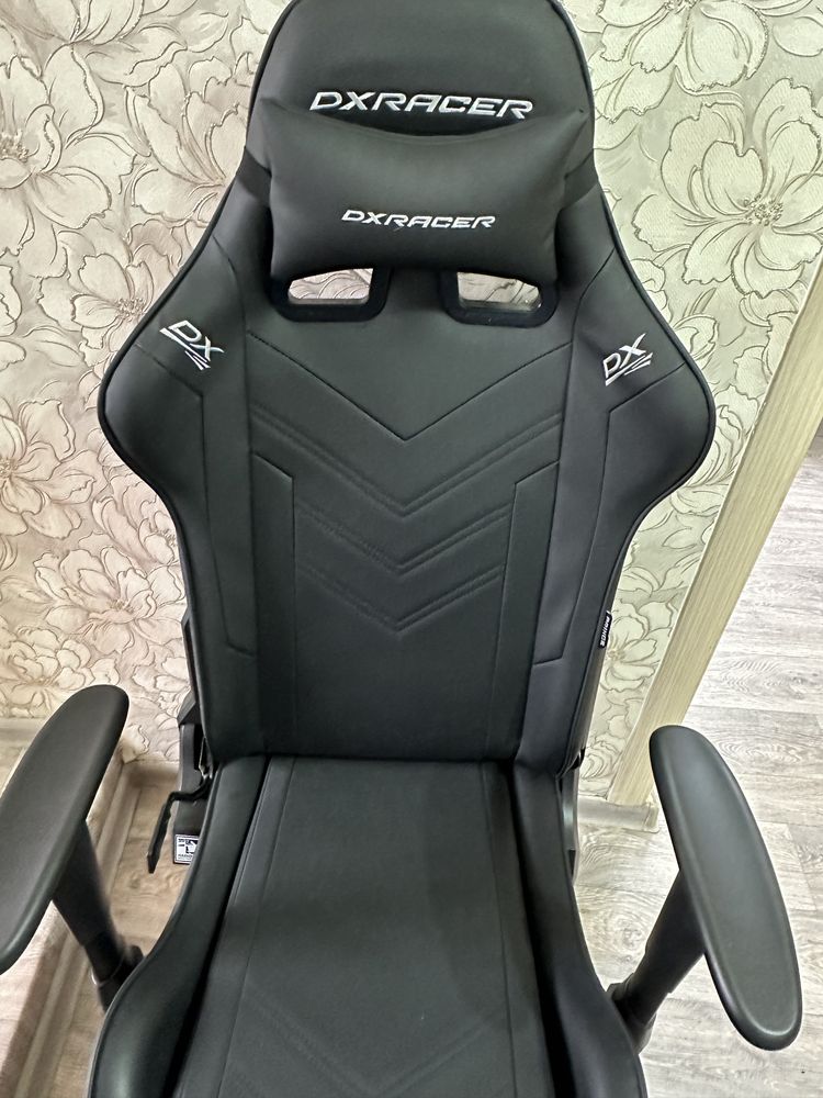 Продам игрвое кресло DXRacer