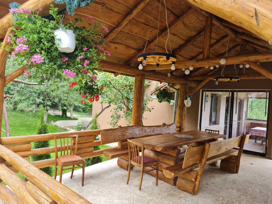 Inchiriez Casa in Vadu Crisului cu CIUBAR