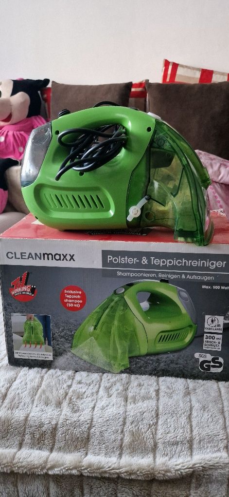 Vând aspirator portabil pt tapițerie și covoare