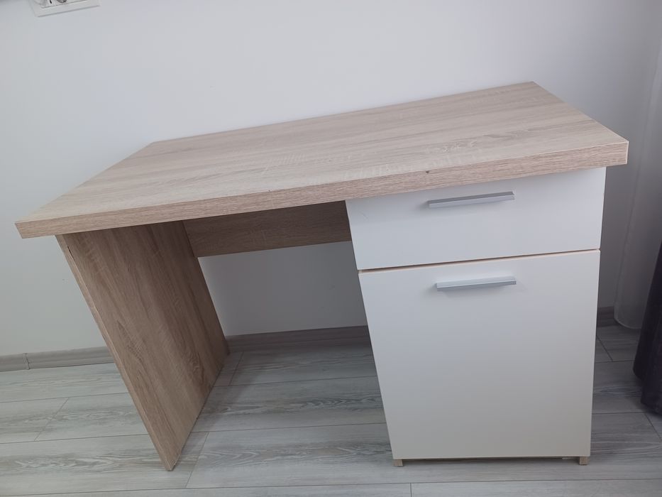 Vând birou pal +mdf