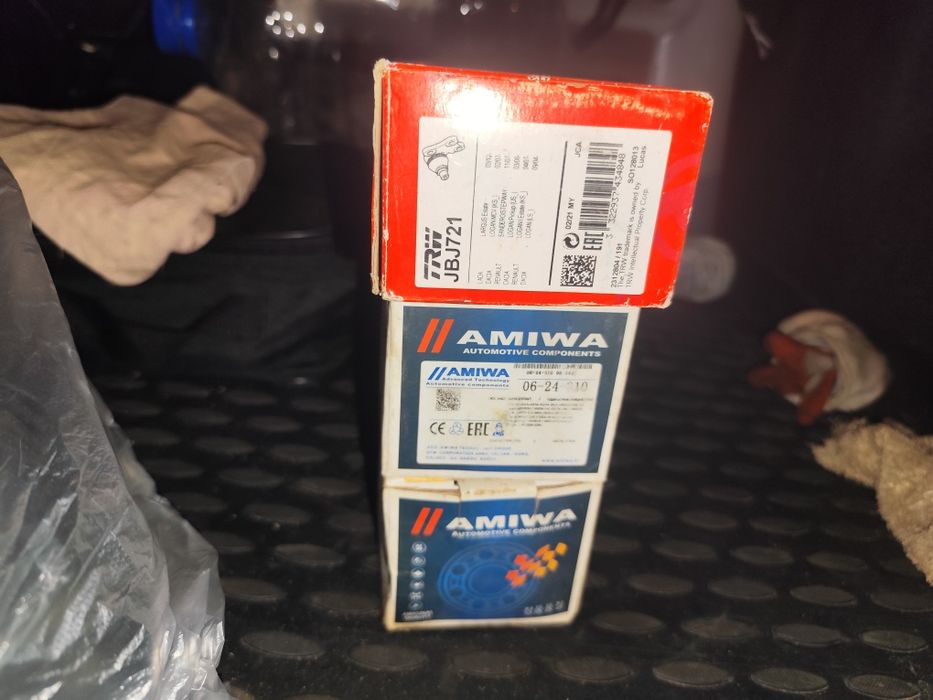 Продам два подшипника и одну шаровые на Ларгус