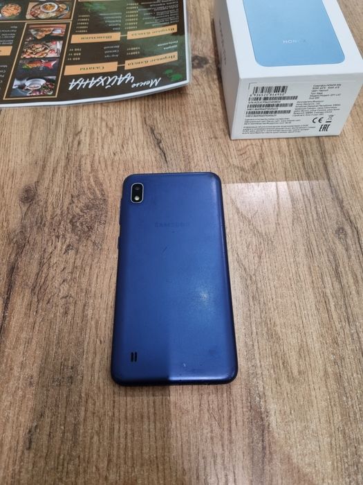 Продам самсунг А10 в идеальном состоянии