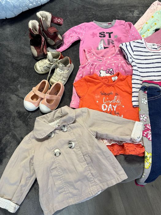 Haine pentru fetițe de 3-6 luni.