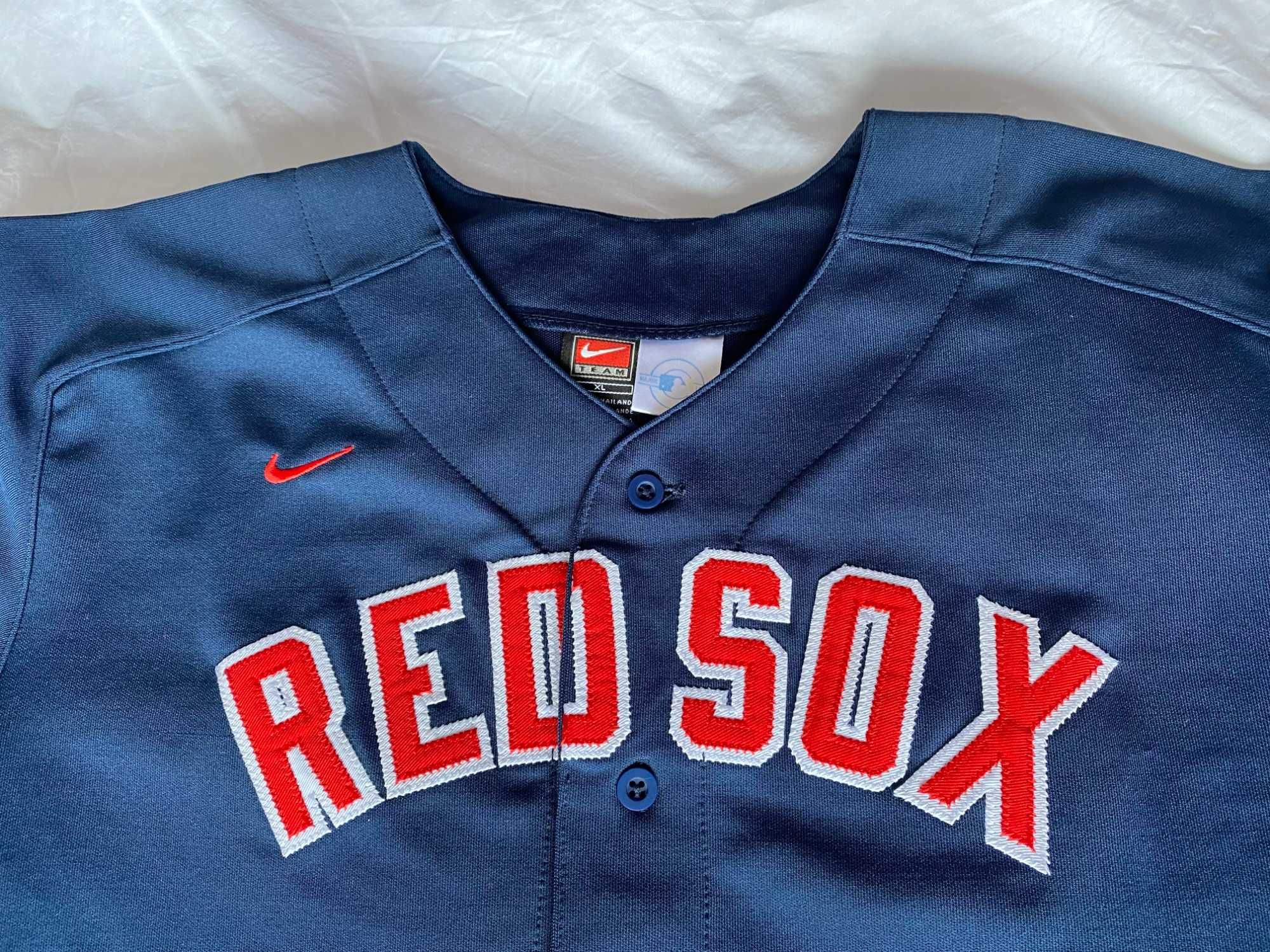 Vând tricou de baseball Nike Red Sox original, nou, adus din SUA