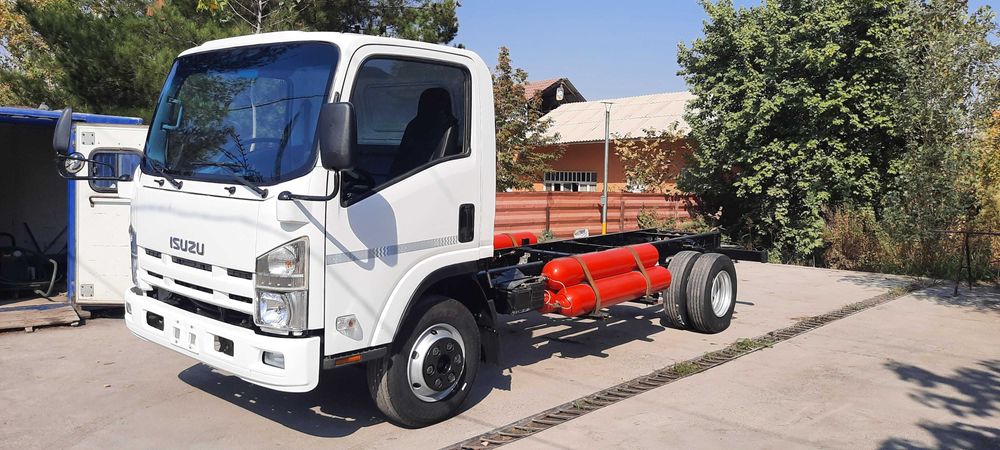 Isuzi самосвал сотилади