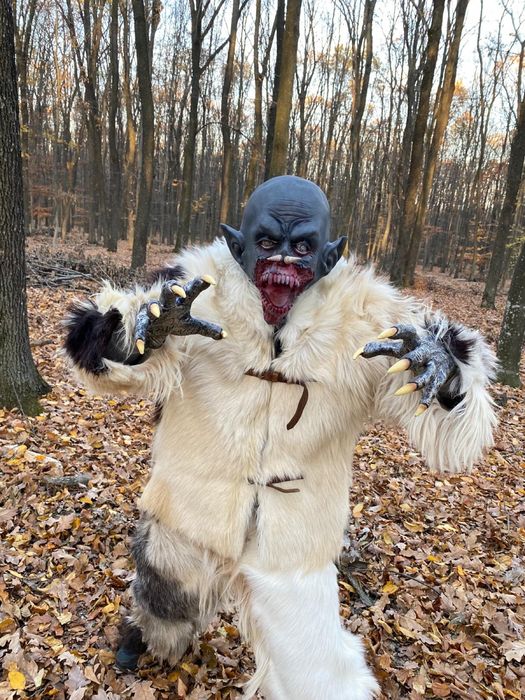 Masti din latex -costume din blana naturala