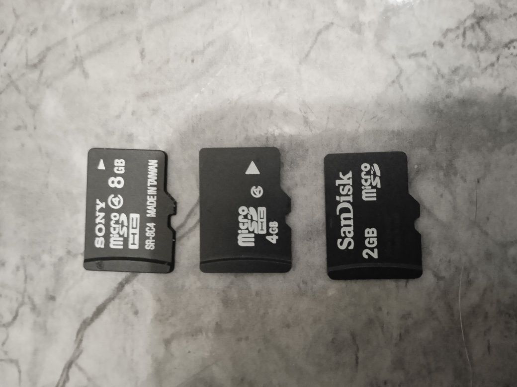 Vind carduri micro SD de 2 GB,4 GB și 8 gb.